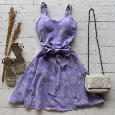 Dondoca_com_br Vestido Bordado Alcinha E Amarracao Fixa Lavanda