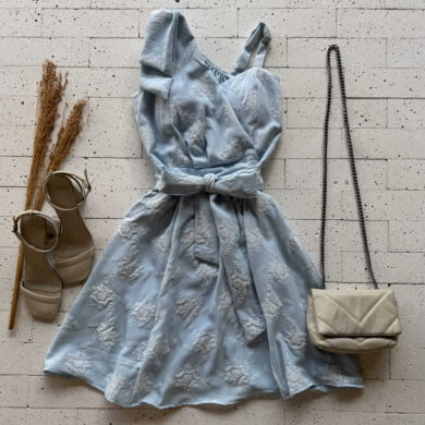 Dondoca_com_br Vestido Bordado Laco No Ombro E Amarracao Fixa Azul Claro