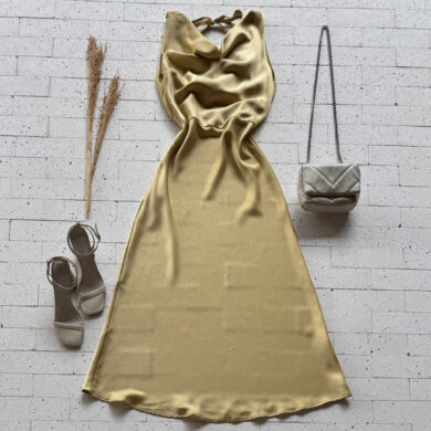 Dondoca_com_br Vestido Longuete Acetinado Detalhe Decote Amarelo