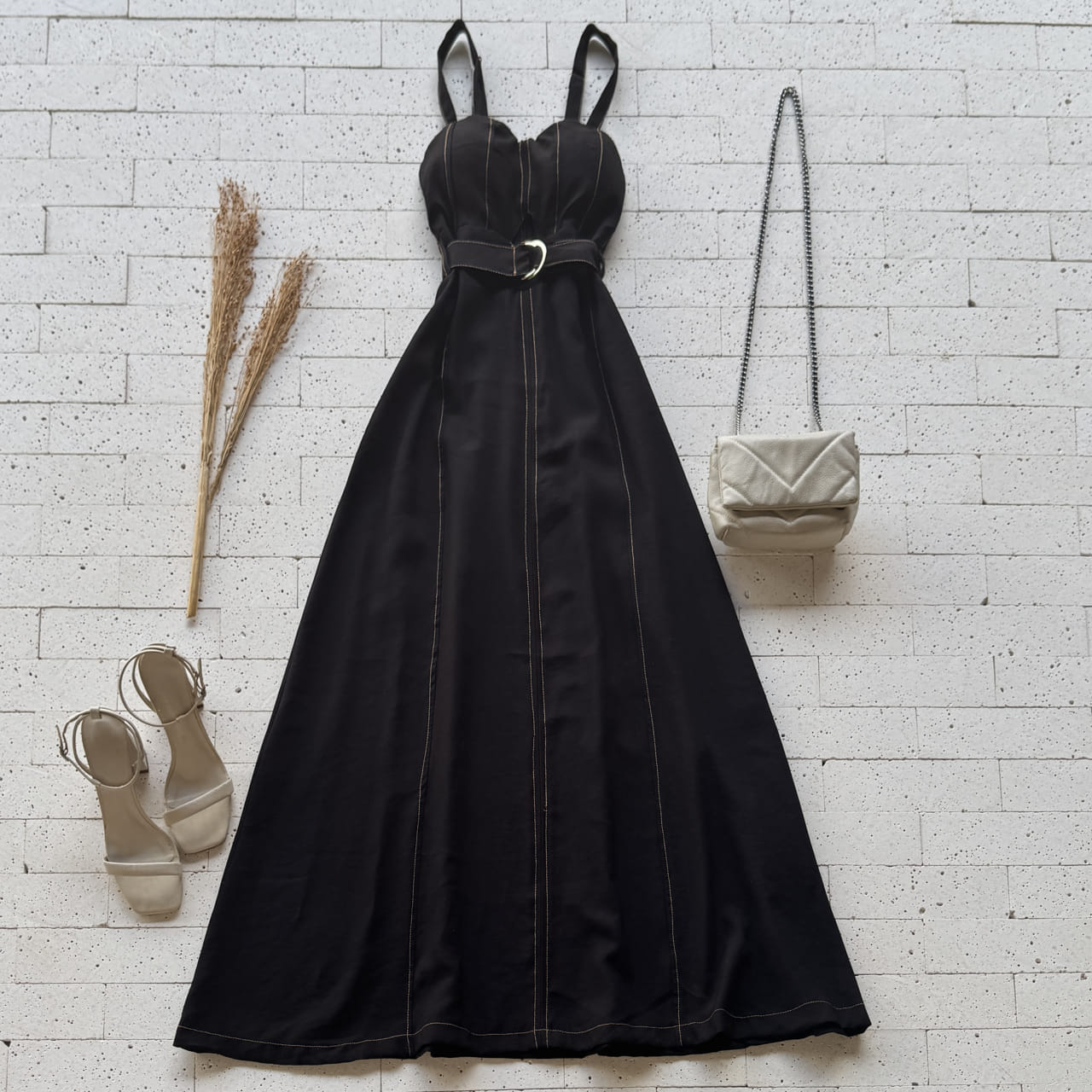 Dondoca_com_br Vestido Longuete Marrant Detalhe Abertura E Cinto Preto Dondoca_com_br Vestido Longuete Marrant Detalhe Abertura E Cinto Preto