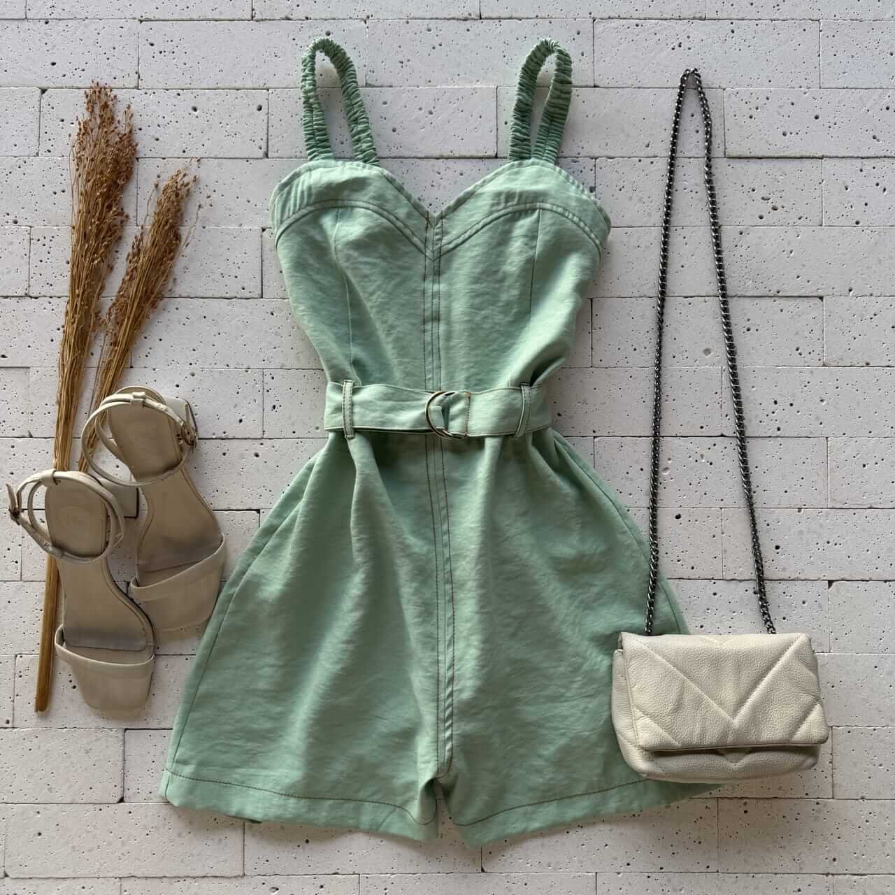 Dondoca_com_br Macaquinho Marrant Alca Drapeada E Cinto Pistache Dondoca_com_br Macaquinho Marrant Alca Drapeada E Cinto Pistache