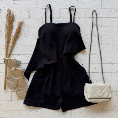 Dondoca_com_br Macaquinho Marrant Detalhe Assimetrico Preto