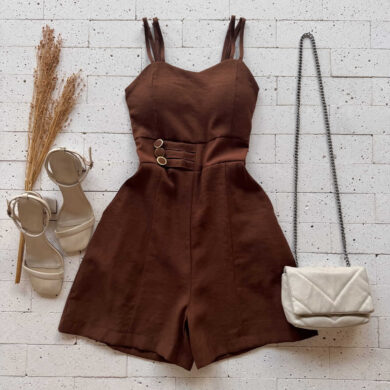 Dondoca_com_br Macaquinho Marrant Detalhe Botoes Na Cintura Cafe