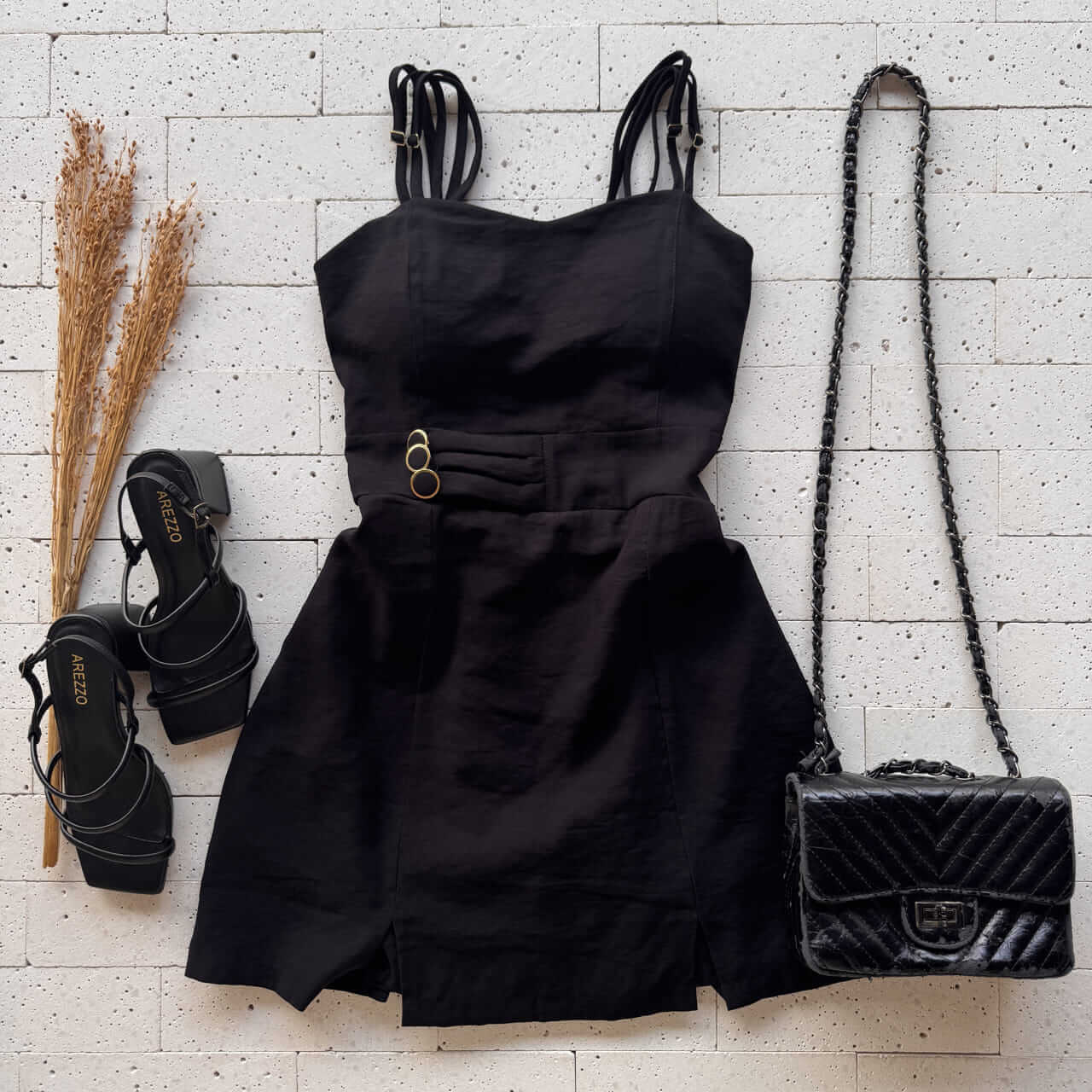 Dondoca_com_br Vestido Curto Com Short Embutido E Botoes Na Cintura Preto Dondoca_com_br Vestido Curto Com Short Embutido E Botoes Na Cintura Preto