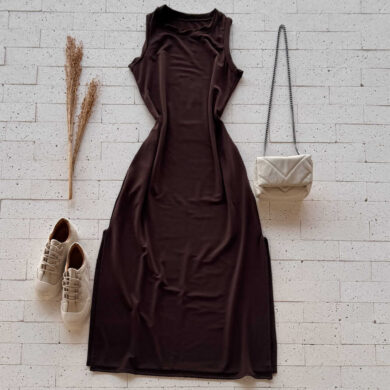 Dondoca_com_br Vestido Regata Midi Moletinho Com Bolsos E Fendas Cafe