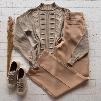 Dondoca_com_br Blusa Trico Detalhada Com Bolhas Frontais Bege