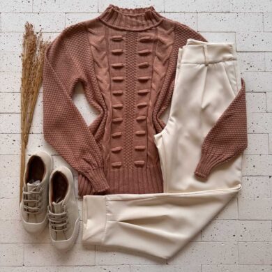 Dondoca_com_br Blusa Trico Detalhada Com Bolhas Frontais Nude