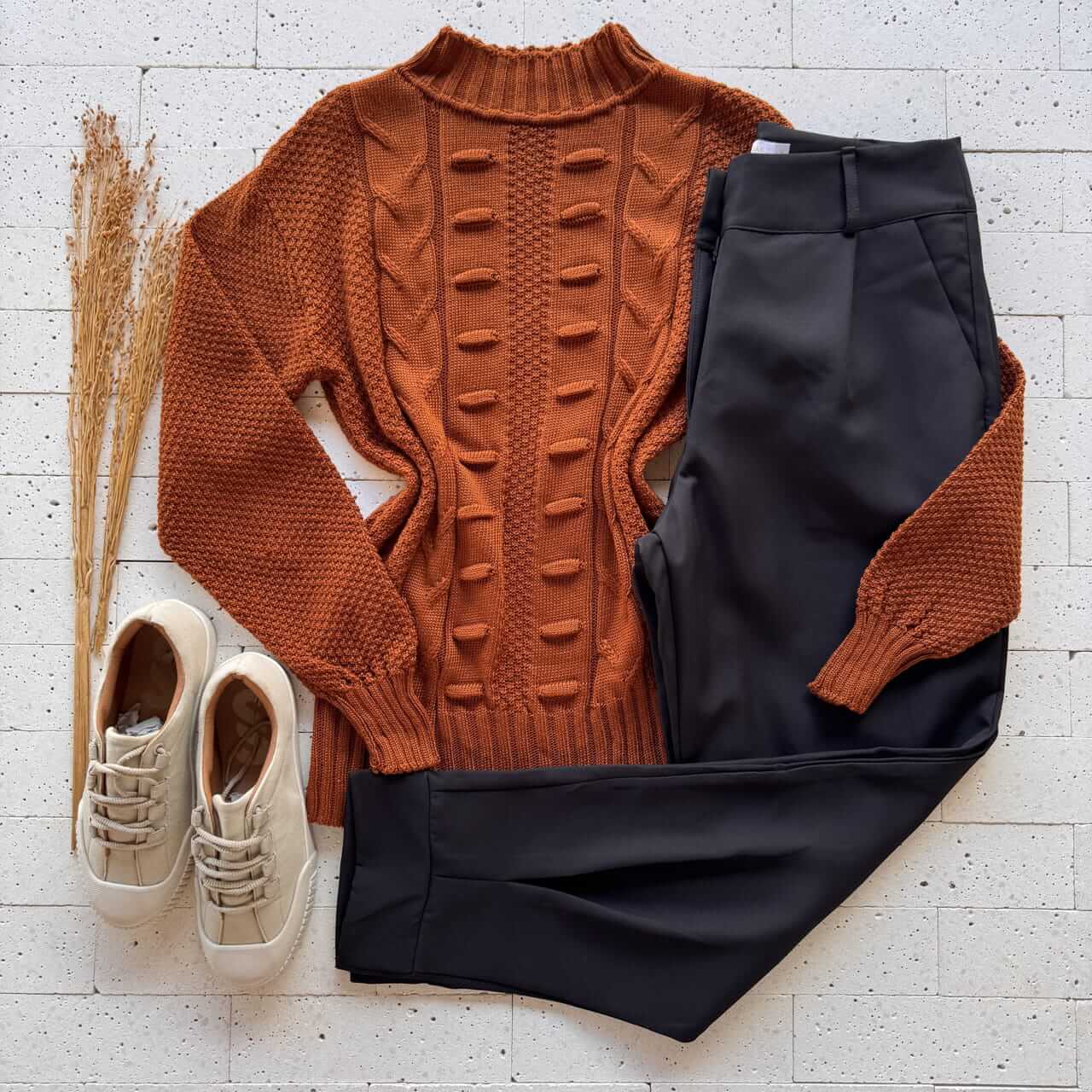 Dondoca_com_br Blusa Trico Detalhada Com Bolhas Frontais Telha Dondoca_com_br Blusa Trico Detalhada Com Bolhas Frontais Telha