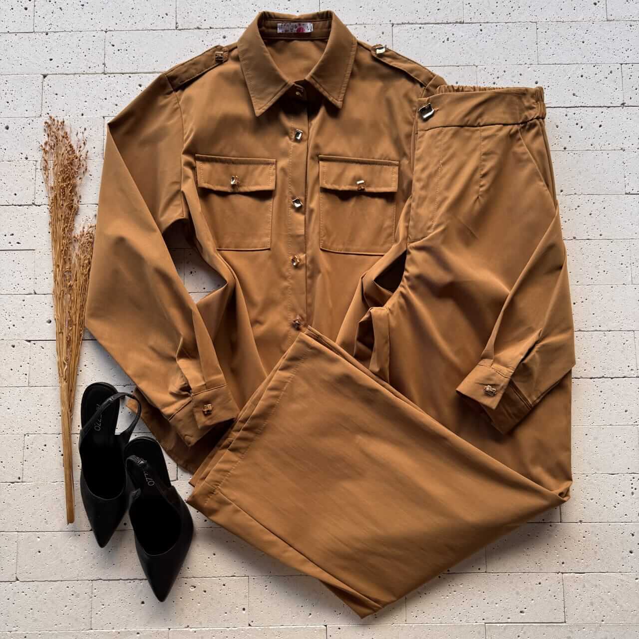 Dondoca_com_br Conjunto Camisa Alongada Detalhe Botoes E Pantalona Caramelo Dondoca_com_br Conjunto Camisa Alongada Detalhe Botoes E Pantalona Caramelo