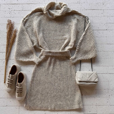 Dondoca_com_br Conjunto Trico Cropped Gola Boba E Saia Bege