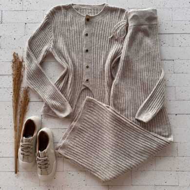 Dondoca_com_br Conjunto Trico Mousse Blusa Detalhe Recorte E Pantalona Bege