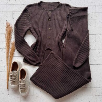 Dondoca_com_br Conjunto Trico Mousse Blusa Detalhe Recorte E Pantalona Cafe