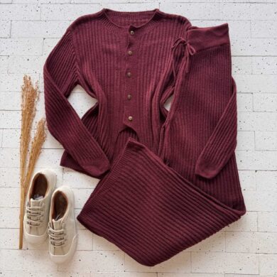 Dondoca_com_br Conjunto Trico Mousse Blusa Detalhe Recorte E Pantalona Vinho