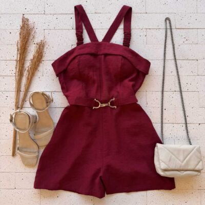 Dondoca_com_br Macaquinho Feminino Com Cinto De Fivela Dourada E Bojo Marsala