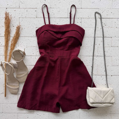 Dondoca_com_br Macaquinho Marrant Com Pregas Detalhada Vinho