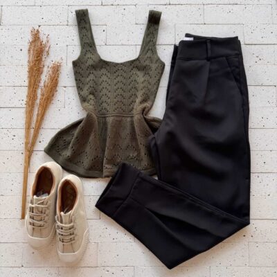 Dondoca_com_br Regata Modal Peplum Ponto Detalhado Verde Oliva