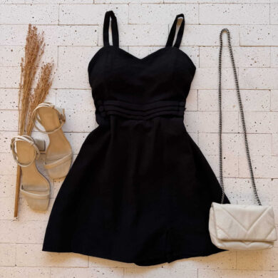 Dondoca_com_br Vestido Curto Com Short Embutido Detalhe Pregas E Botoes Preto