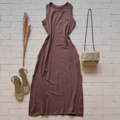 Dondoca_com_br Vestido Regata Midi Moletinho Com Bolsos E Fendas Nude