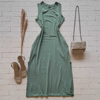 Dondoca_com_br Vestido Regata Midi Moletinho Com Bolsos E Fendas Pistache