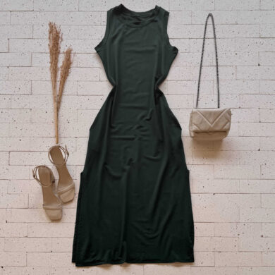 Dondoca_com_br Vestido Regata Midi Moletinho Com Bolsos E Fendas Verde Escuro