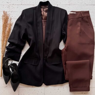 Dondoca_com_br Blazer Alongado Com Ombreiras E Manga Franzida Preto