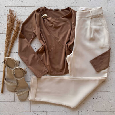 Dondoca_com_br Blusa Manga Longa Com Abertura E Fivela No Ombro Nude