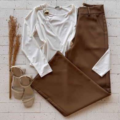 Dondoca_com_br Blusa Manga Longa Com Abertura E Fivela No Ombro Off