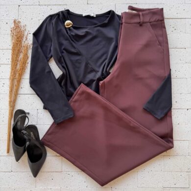 Dondoca_com_br Blusa Manga Longa Com Abertura E Fivela No Ombro Preta