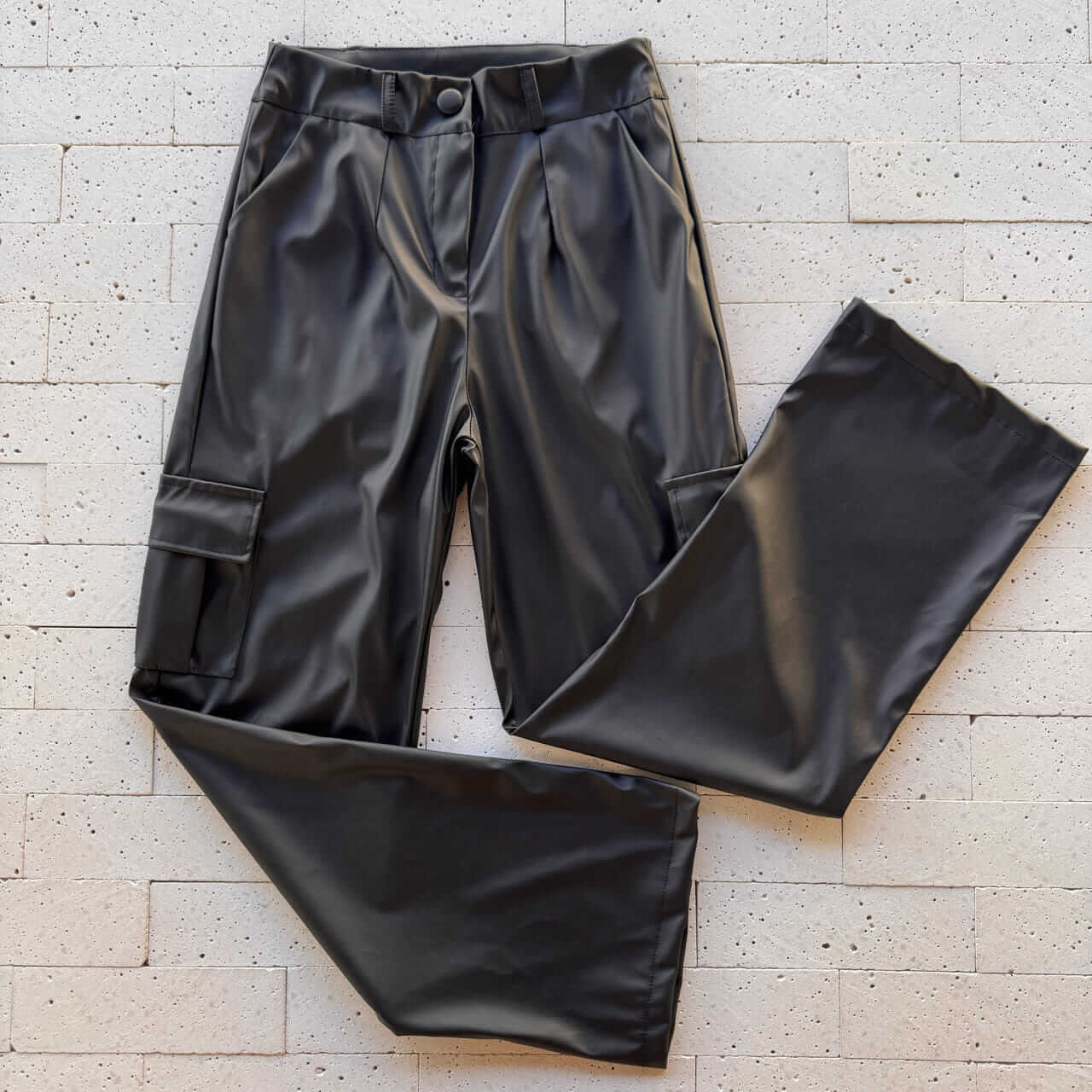 Dondoca_com_br Calca Cargo De Couro Sintetico Wide Leg Preto Dondoca_com_br Calca Cargo De Couro Sintetico Wide Leg Preto