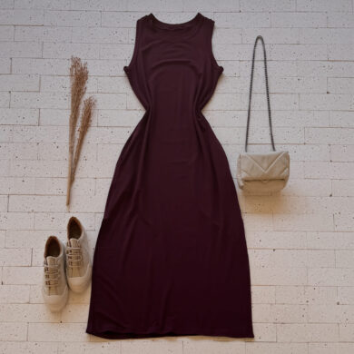 Dondoca_com_br Vestido Regata Midi Moletinho Com Bolsos E Fendas Vinho