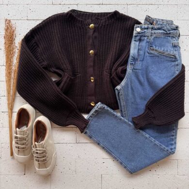 Dondoca_com_br Cardigan Trico Curto Detalhe Botoes Cafe