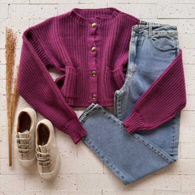 Dondoca_com_br Cardigan Trico Curto Detalhe Botoes Magenta
