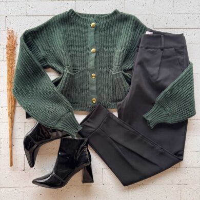 Dondoca_com_br Cardigan Trico Curto Detalhe Botoes Verde