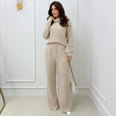 Dondoca_com_br Conjunto Trico Mousse Gola Boba E Pantalona Bege
