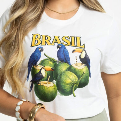 Dondoca_com_br Camiseta Feminina Do Brasil Estampa Tucanos Tropical Off White