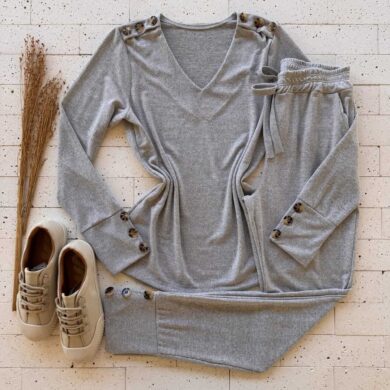 Dondoca_com_br Conjunto Lanzinha Blusa Gola V E Calca Detalhe Botoes Cinza