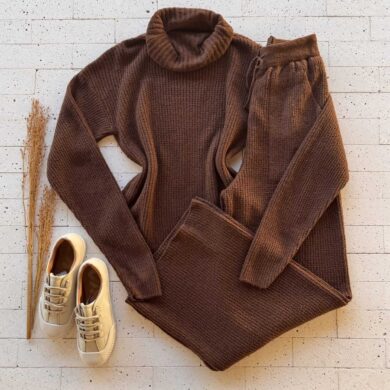 Dondoca_com_br Conjunto Trico Mousse Gola Boba E Pantalona Marrom