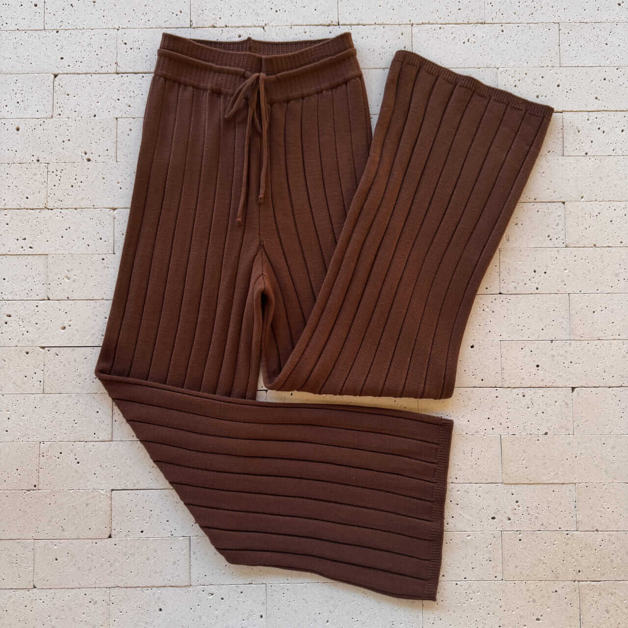 Dondoca_com_br Calca Pantalona Em Trico Canelado Comfy Marrom