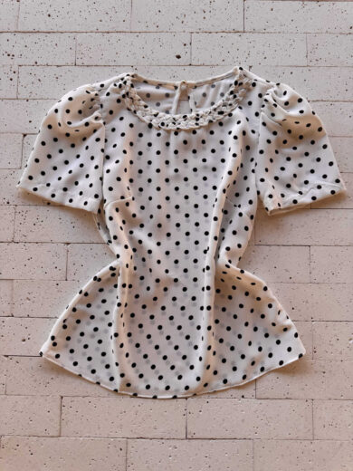 Dondoca_com_br Blusa Poa Decote Trancado Off
