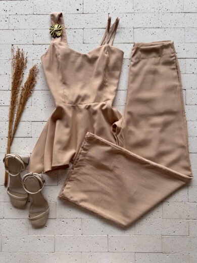 Dondoca_com_br Conjunto Peplum Assimetrico Detalhe Alca E Pantalona Bege