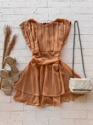 Dondoca_com_br Vestido Curto Com Short Embutido Chifon Detalhe Pregas Salmao