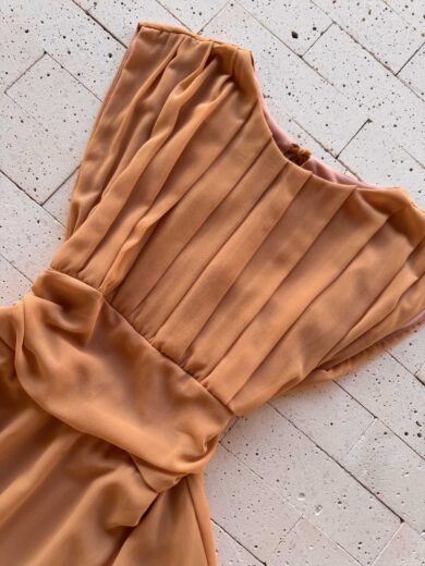 Dondoca_com_br Vestido Curto Com Short Embutido Chifon Detalhe Pregas Salmao