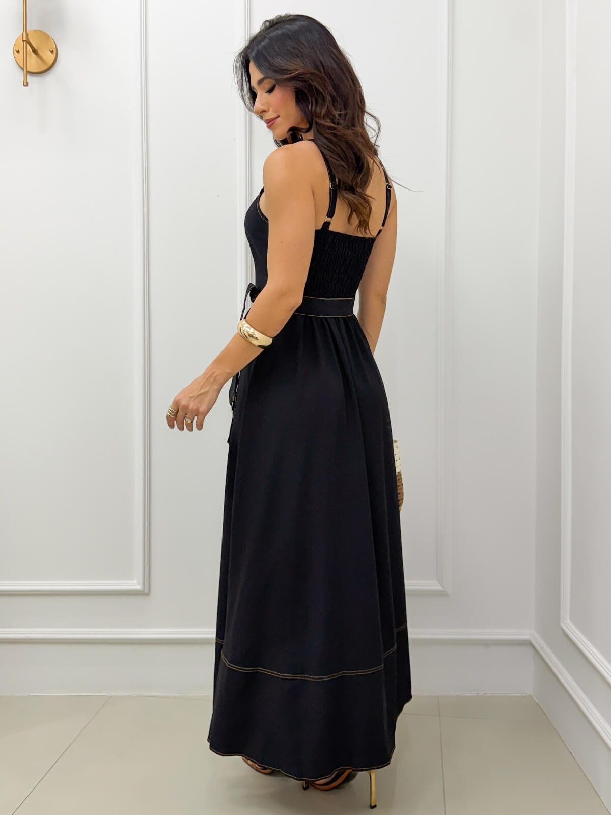 Dondoca_com_br Vestido Longuete Pespontado Com Bolsos E Botoes Preto