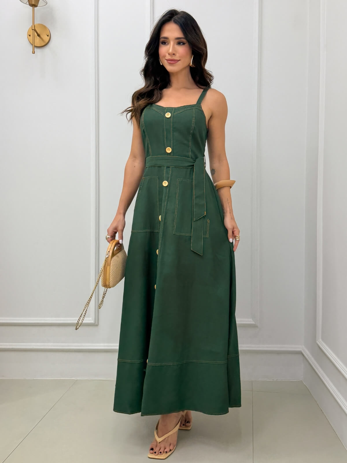Dondoca_com_br Vestido Longuete Pespontado Com Bolsos E Botoes Verde