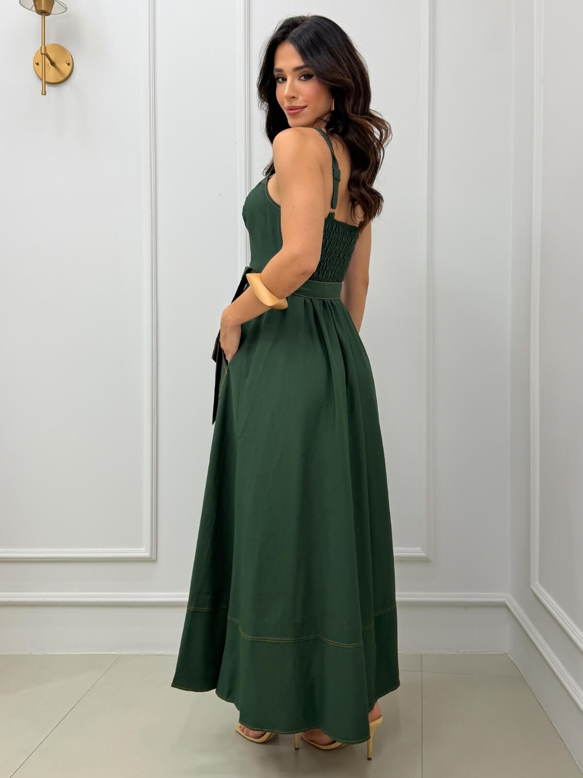 Dondoca_com_br Vestido Longuete Pespontado Com Bolsos E Botoes Verde