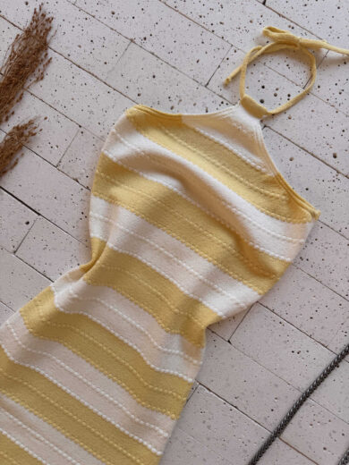 Dondoca_com_br Vestido Modal Midi Listrado Ponto Detalhado Amarelo