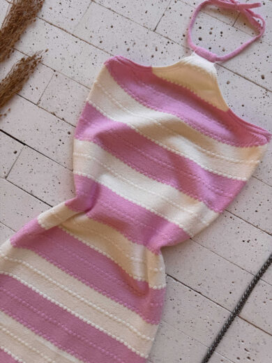Dondoca_com_br Vestido Modal Midi Listrado Ponto Detalhado Rosa