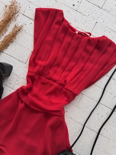Dondoca_com_br Vestido Curto Com Short Embutido Chifon Detalhe Pregas Vermelho