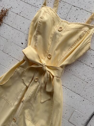 Dondoca_com_br Vestido Longuete Pespontado Com Bolsos E Botoes Amarelo