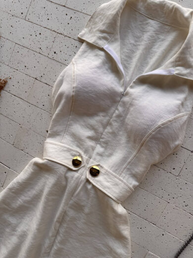 Dondoca_com_br Vestido Maxi Midi Gola Com Ziper E Detalhe Botoes Off
